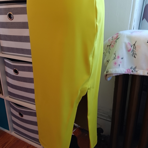 Green yellow Express side slit pencil skirt - Picture 4 of 7